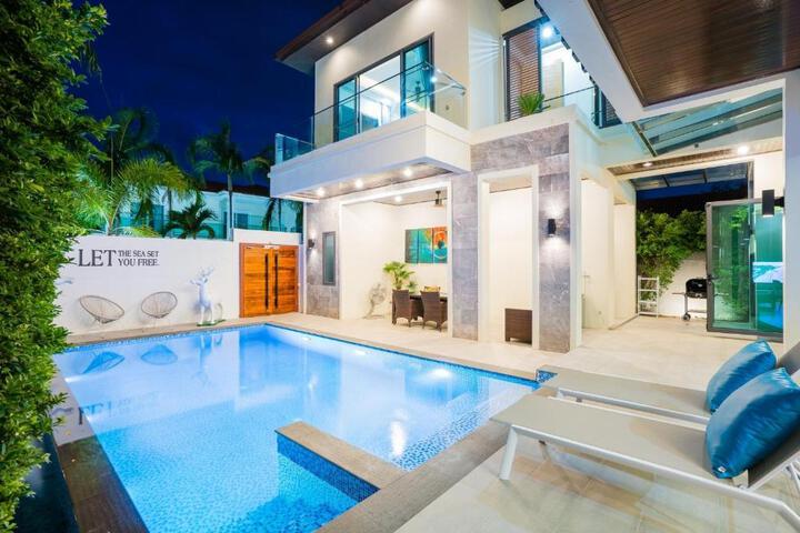 HOLLYWOOD Luxury PoolVilla Pattaya walking street