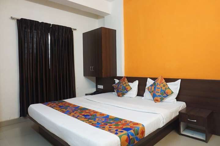 Room 4 of 15