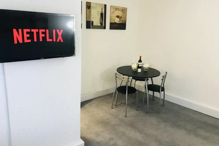 Room 9 of 12
