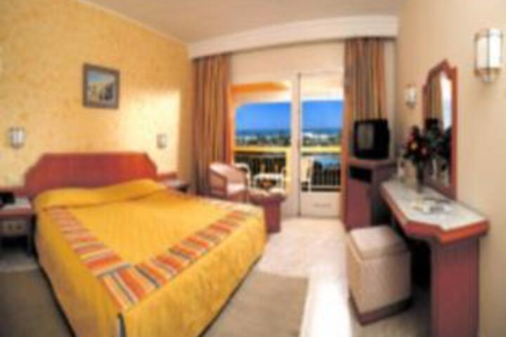 Room 1 of 5