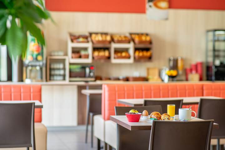 Breakfast/Coffee Service 18 of 30