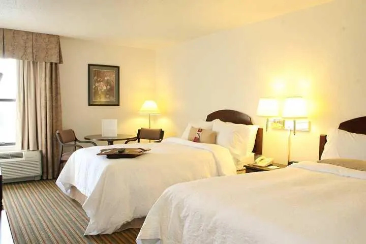 Room 4 of 9