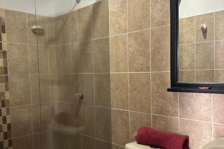 Room 8 of 10