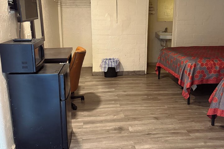 Room 9 of 21