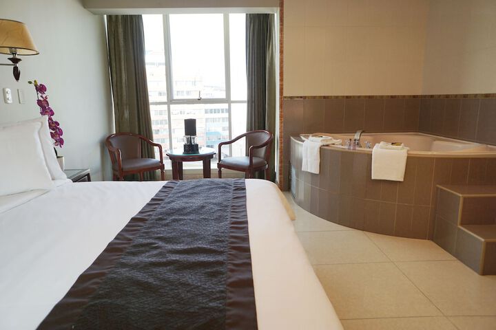 Room 15 of 62