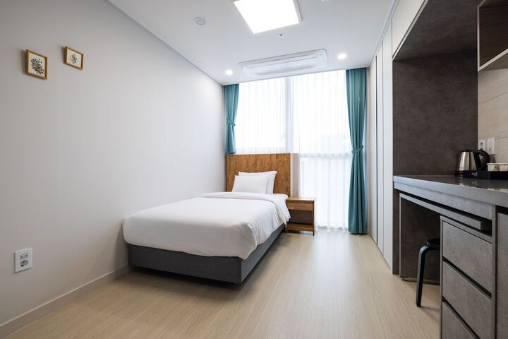 Room 3 of 26