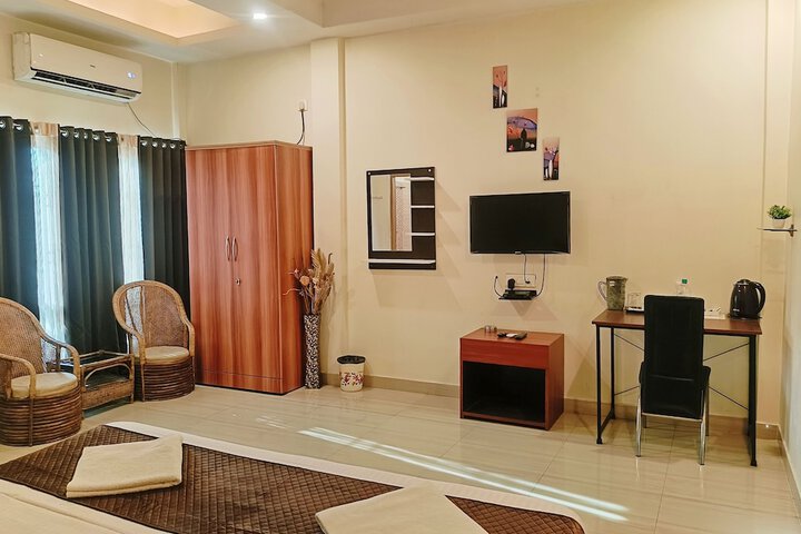 Room 13 of 18