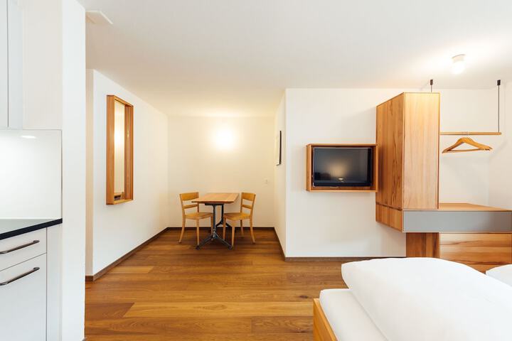 Room 35 of 72