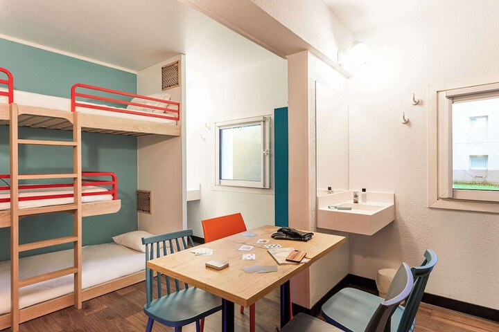 Room 44 of 67