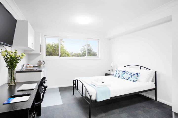 Room 3 of 33