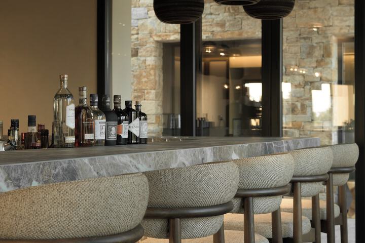 Lounge 158 of 252