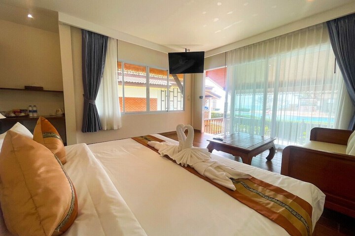 Room 18 of 80