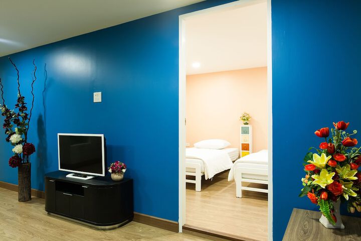 Room 4 of 25