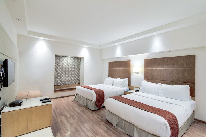 Room 14 of 38