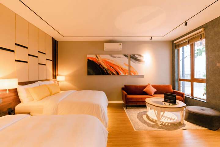 Room 13 of 74