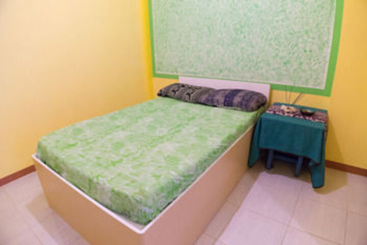 Room 16 of 32