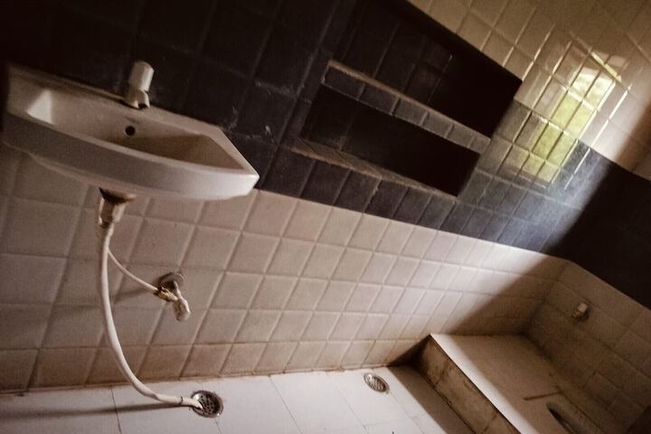 Room 6 of 6
