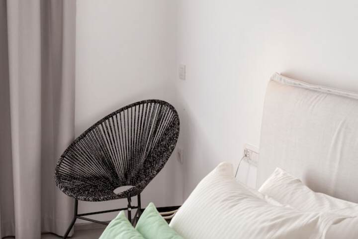 Room 45 of 340