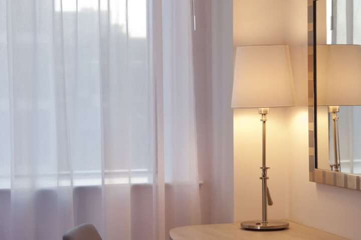 Room 10 of 38