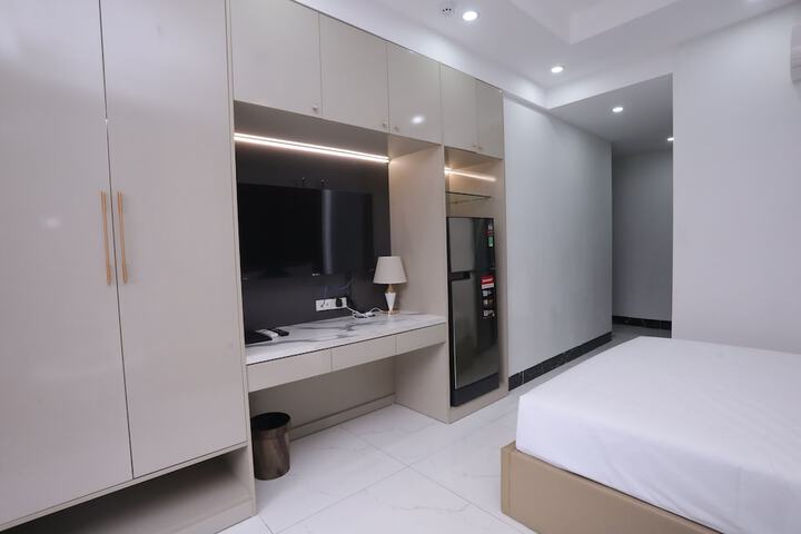 Room 15 of 99
