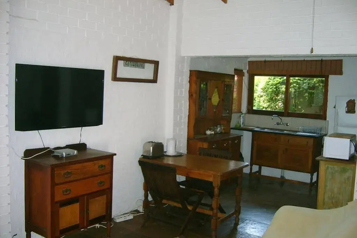 Room 4 of 12