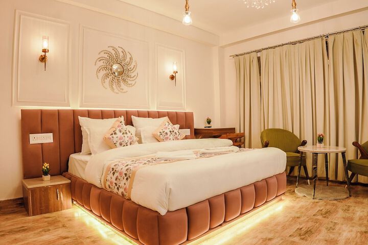 Room 13 of 26