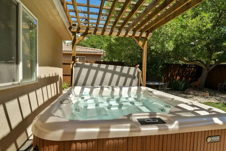 Pool 11 of 22