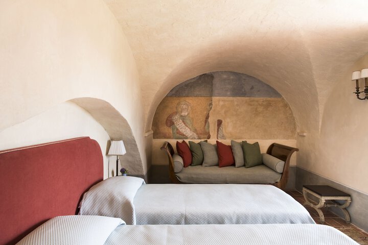 Room 3 of 140
