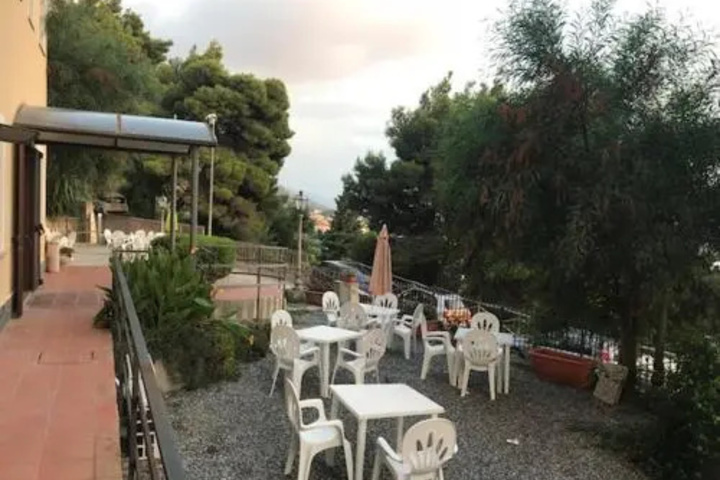 restaurant