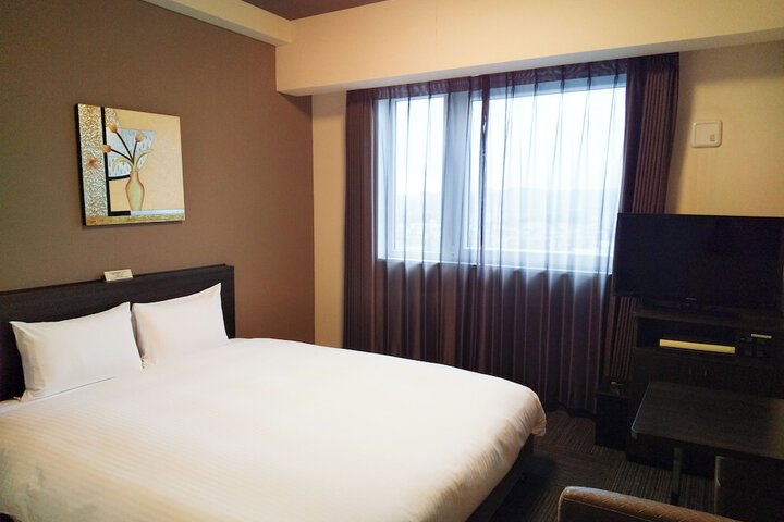 Room 17 of 35