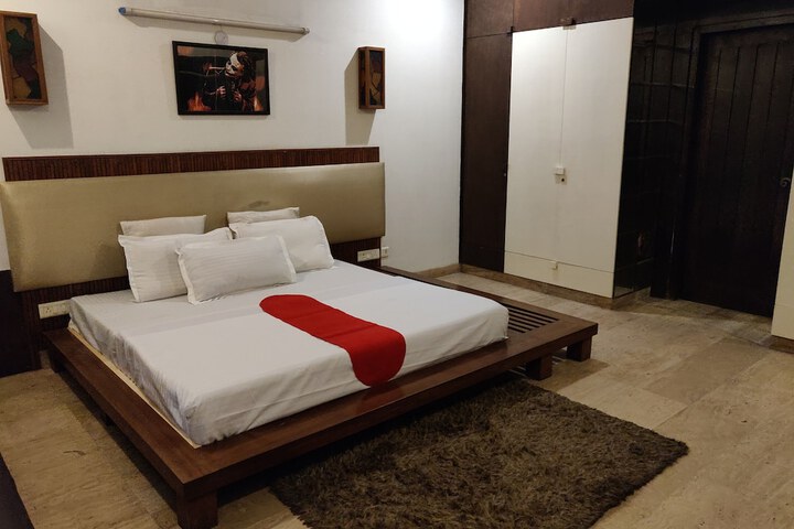 Room 17 of 68