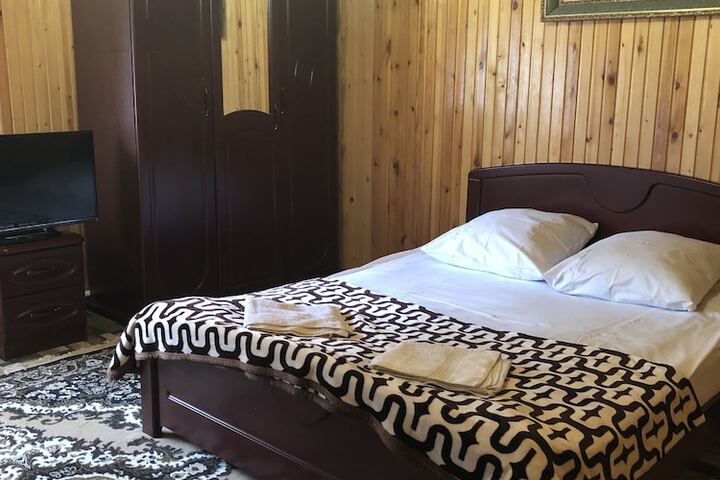 Room 5 of 43