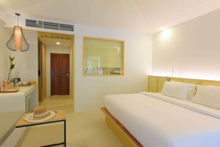 Room 15 of 183