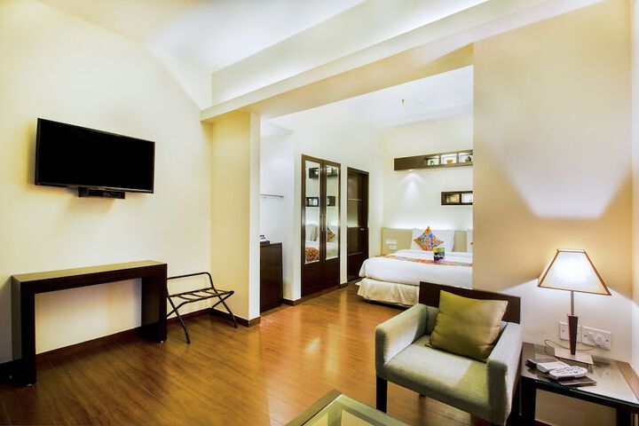 Room 4 of 30
