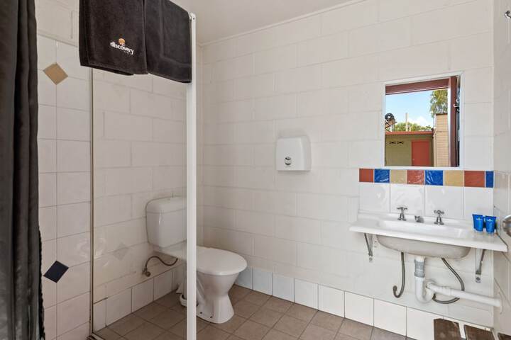 Room 14 of 33