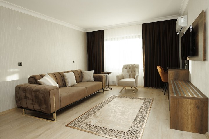 Room 5 of 37