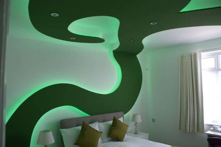 Room 3 of 73