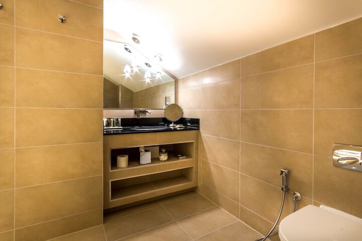 Room 42 of 45