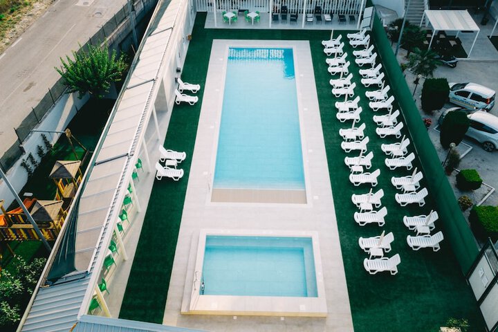 Pool 67 of 86