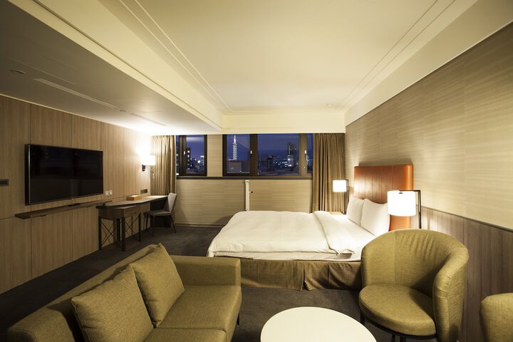 Room 5 of 26