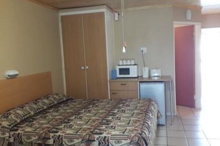 Room 18 of 48
