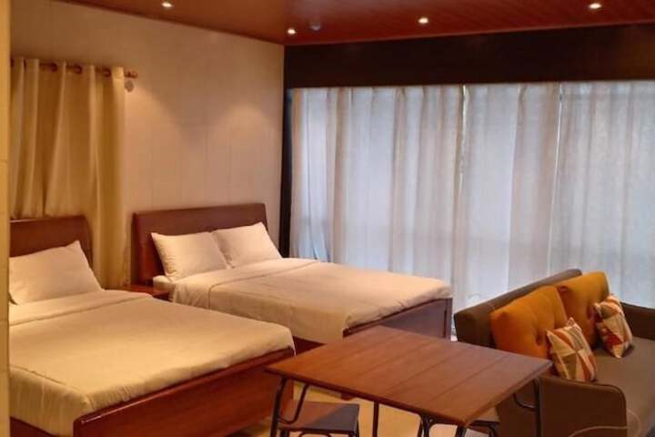 Room 8 of 20