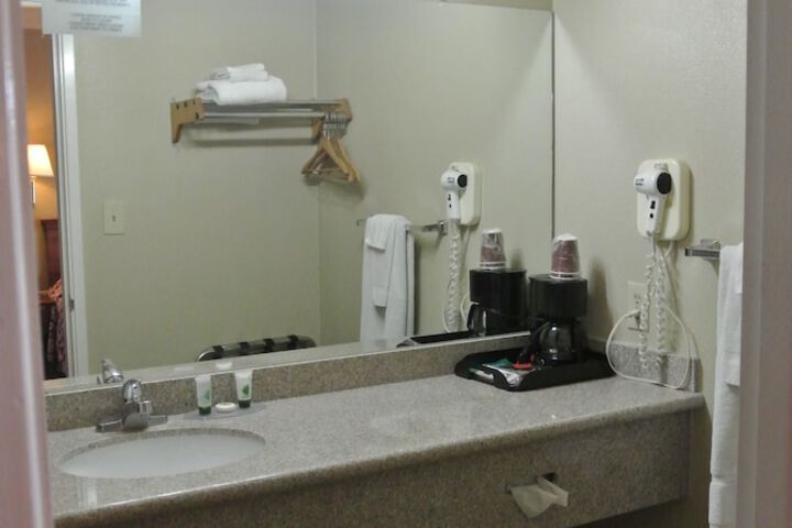 Bathroom sink