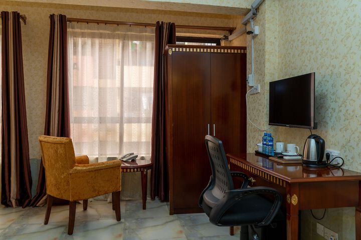 Room 7 of 66