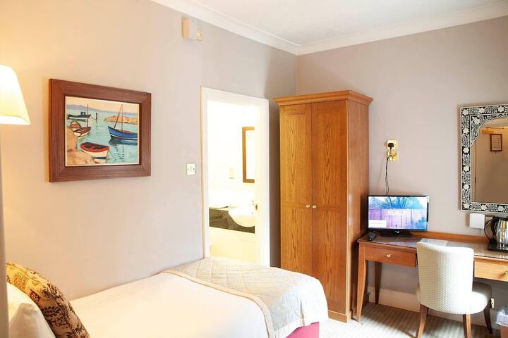 Room 45 of 149