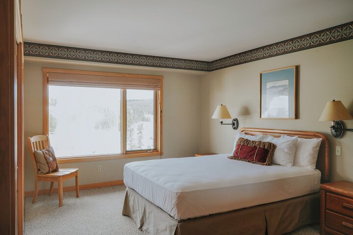 Room 3 of 38