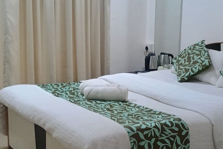 Room 5 of 18