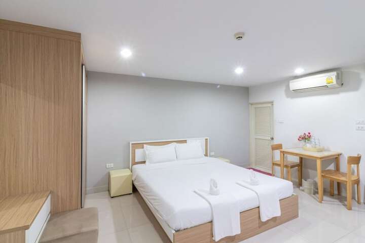 Room 7 of 17