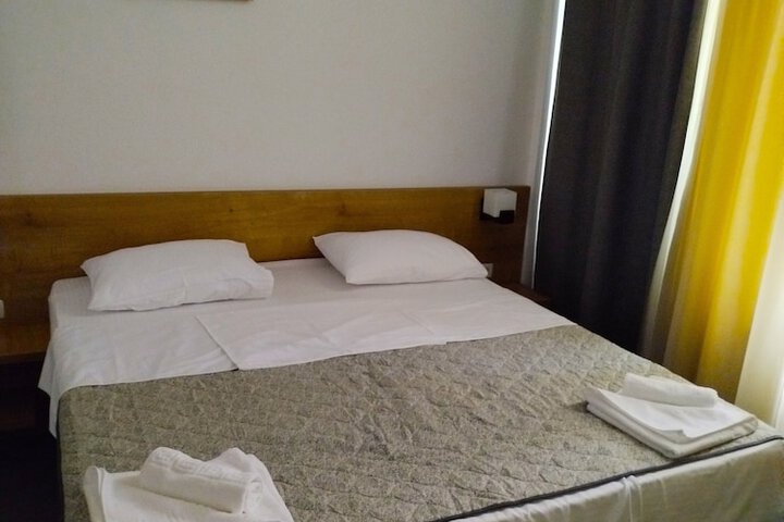Room 6 of 22