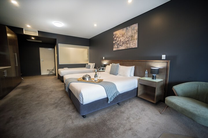 Room 45 of 102